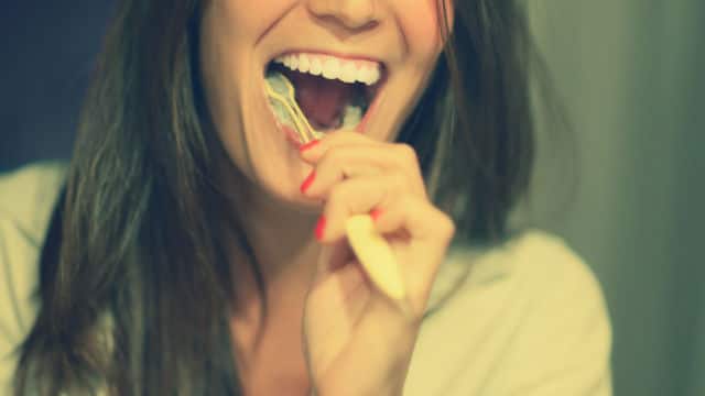 Symptome einer Zahnfleischerkrankung und was Sie dagegen tun können